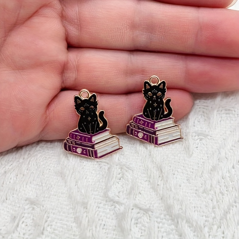 8 Gilded Cat Charms for Jewelr - Jewelry Making Guide Book ulasan dan harga