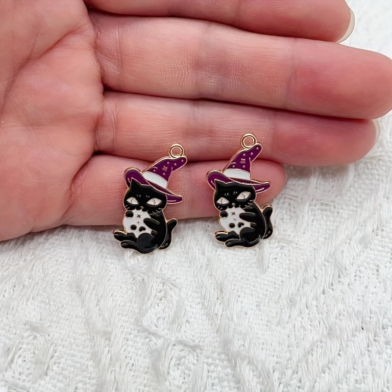 8 Gilded Cat Charms for Jewelr - Jewelry Making Guide Book ulasan dan harga